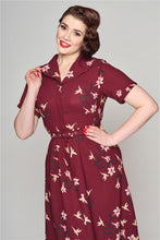 Laden Sie das Bild in den Galerie-Viewer, Kleid Alberta Lillies, Weinrot