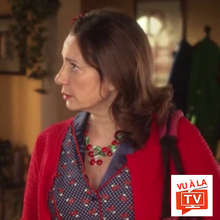 Laden Sie das Bild in den Galerie-Viewer, Kimiko Halskette mit Kirschen aus rotem Harz