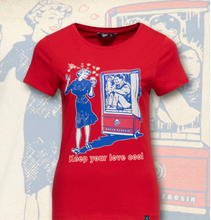 Laden Sie das Bild in den Galerie-Viewer, T-Shirt Keep Your Love Cool, rot