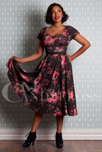 Laden Sie das Bild in den Galerie-Viewer, Swingkleid Halona-Lou, Floral