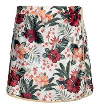 Laden Sie das Bild in den Galerie-Viewer, Baderock Flowers, Creme