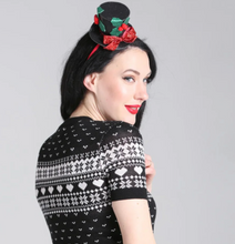 Laden Sie das Bild in den Galerie-Viewer, Retro Pullover Natalie mit Zuckerstangenmotiv, Schwarz