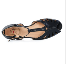 Laden Sie das Bild in den Galerie-Viewer, Retro Sandale Secret Love Flats, Schwarz