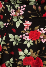 Laden Sie das Bild in den Galerie-Viewer, Rock Rose Garden, Floral
