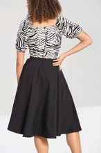 Laden Sie das Bild in den Galerie-Viewer, Tellerrock Abi 50's, Schwarz