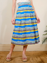 Laden Sie das Bild in den Galerie-Viewer, Rock Taylor Seafront, Blau