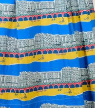 Laden Sie das Bild in den Galerie-Viewer, Rock Taylor Seafront, Blau