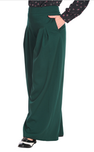 Laden Sie das Bild in den Galerie-Viewer, Marlene Hose , Green Diamond, Grün