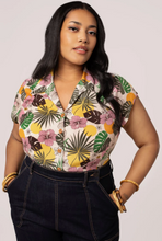 Laden Sie das Bild in den Galerie-Viewer, Bluse Benita,Tropisches Blumenmuster, Plus Size