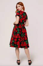 Laden Sie das Bild in den Galerie-Viewer, Swingkleid Dolce Vita 50's, Schwarz-Rot.