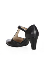 Laden Sie das Bild in den Galerie-Viewer, Vintage Riemchen Pumps Galore, Schwarz (Echtleder)