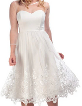 Laden Sie das Bild in den Galerie-Viewer, Brautkleid Alisa,Ivory