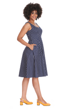 Laden Sie das Bild in den Galerie-Viewer, Swingkleid Dot Days 50's, Polka Navy, Plus Size