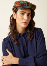 Laden Sie das Bild in den Galerie-Viewer, Peaky Cap Caroll Check