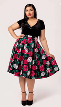Laden Sie das Bild in den Galerie-Viewer, Swingrock Paint me Roses, Schwarz, Plus Size