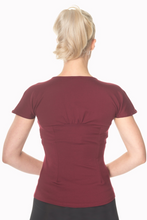 Laden Sie das Bild in den Galerie-Viewer, Top She Who Dares, Burgundy