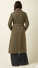Laden Sie das Bild in den Galerie-Viewer, Mantel Arabelle Coppa Check, Bear-Brown