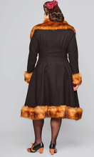 Laden Sie das Bild in den Galerie-Viewer, Mantel Pearl-Permuttlack, Schwarz ( Kunstpelz )x