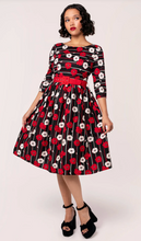 Laden Sie das Bild in den Galerie-Viewer, Swingkleid Poppy, Blumenmuster-Schwarz