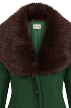 Laden Sie das Bild in den Galerie-Viewer, Vintage-Swing Mantel Martha, Flaschengrün, Kunstpelz