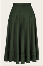 Laden Sie das Bild in den Galerie-Viewer, The Tireless Trailblazer Skirt, Wollmix, Pine green wool blend