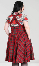 Laden Sie das Bild in den Galerie-Viewer, Trägerkleid Irvine Pinaford, Tartan Rot