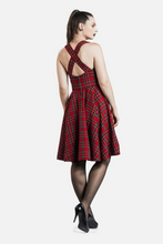 Laden Sie das Bild in den Galerie-Viewer, Trägerkleid Irvine Pinaford, Tartan Rot