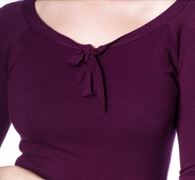 Laden Sie das Bild in den Galerie-Viewer, Feinstrick-Pulli Pretty Illusion, Aubergine