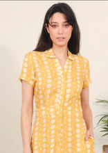 Laden Sie das Bild in den Galerie-Viewer, Midi-Kleid Jonie Buttercups, Senfgelb