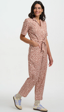Laden Sie das Bild in den Galerie-Viewer, Einteiler, Meredith Boilersuit Classic Leopard, Rosa-Braun