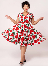 Laden Sie das Bild in den Galerie-Viewer, Swingkleid Dolce Vita 50's, Weiss-Rot , Plus Size