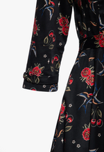 Laden Sie das Bild in den Galerie-Viewer, Swingkleid Cherries & Roses, Schwarz