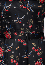 Laden Sie das Bild in den Galerie-Viewer, Swingkleid Cherries & Roses, Schwarz