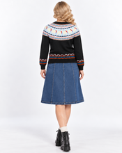 Laden Sie das Bild in den Galerie-Viewer, Polar Bear Fairisle Strickpullover, Schwarz