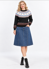 Laden Sie das Bild in den Galerie-Viewer, Polar Bear Fairisle Strickpullover, Schwarz