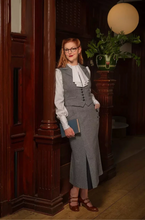 Laden Sie das Bild in den Galerie-Viewer, The Art Deco Dream Skirt – Midnight & Ivory Wool Tweed, Plus Size