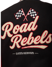 Laden Sie das Bild in den Galerie-Viewer, Damen Collegejacke „Road Rebels“, Schwarz & Rot