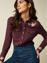 Laden Sie das Bild in den Galerie-Viewer, Bluse Rosetta Embroidery,Western-Stil, Porto Red
