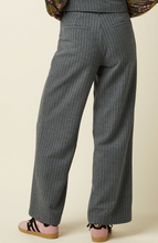 Laden Sie das Bild in den Galerie-Viewer, Lynn Pants Brando Stripe – Grey Melange