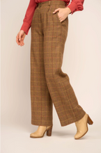 Laden Sie das Bild in den Galerie-Viewer, Linda Pants Tartan Tweed Caramel