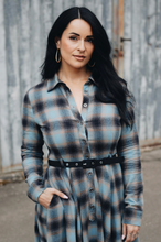 Laden Sie das Bild in den Galerie-Viewer, Hemdblusenkleid Jayne – Light Blue & Navy