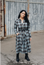 Laden Sie das Bild in den Galerie-Viewer, Hemdblusenkleid Jayne – Light Blue & Navy