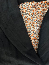 Laden Sie das Bild in den Galerie-Viewer, Mantel Leopard Lady, Schwarz, Plus Size