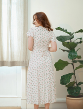 Laden Sie das Bild in den Galerie-Viewer, Kleid Salome Rose, Weiß Plus Size