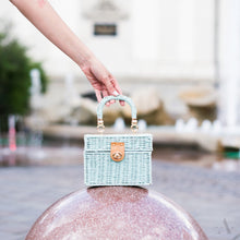 Laden Sie das Bild in den Galerie-Viewer, Tasche Romantik, Mint