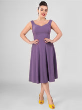 Laden Sie das Bild in den Galerie-Viewer, Swingkleid Ridley, lila