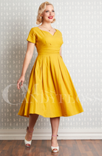 Laden Sie das Bild in den Galerie-Viewer, Swingkleid Svea-Tuscany, gelb