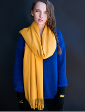 Laden Sie das Bild in den Galerie-Viewer, Kuschliger Vinatge Schals, verschiedene Farben