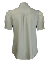 Laden Sie das Bild in den Galerie-Viewer, Bluse Pussy Bow, salbei