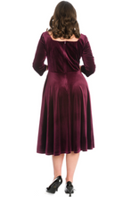 Laden Sie das Bild in den Galerie-Viewer, Samtkleid The Holiday, Bordeaux